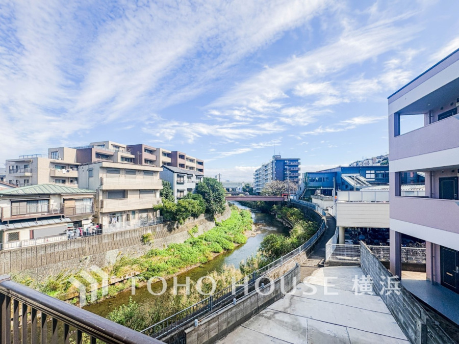 お部屋にも爽やかな風と暖かく柔らかな日差しが差し込み、毎日の暮らしを豊かに彩ります。