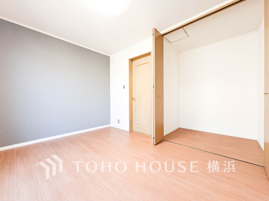 穏やかな寛ぎを届ける上質仕様のお部屋。自分時間を充実させながら心豊かにできるプライベート空間。