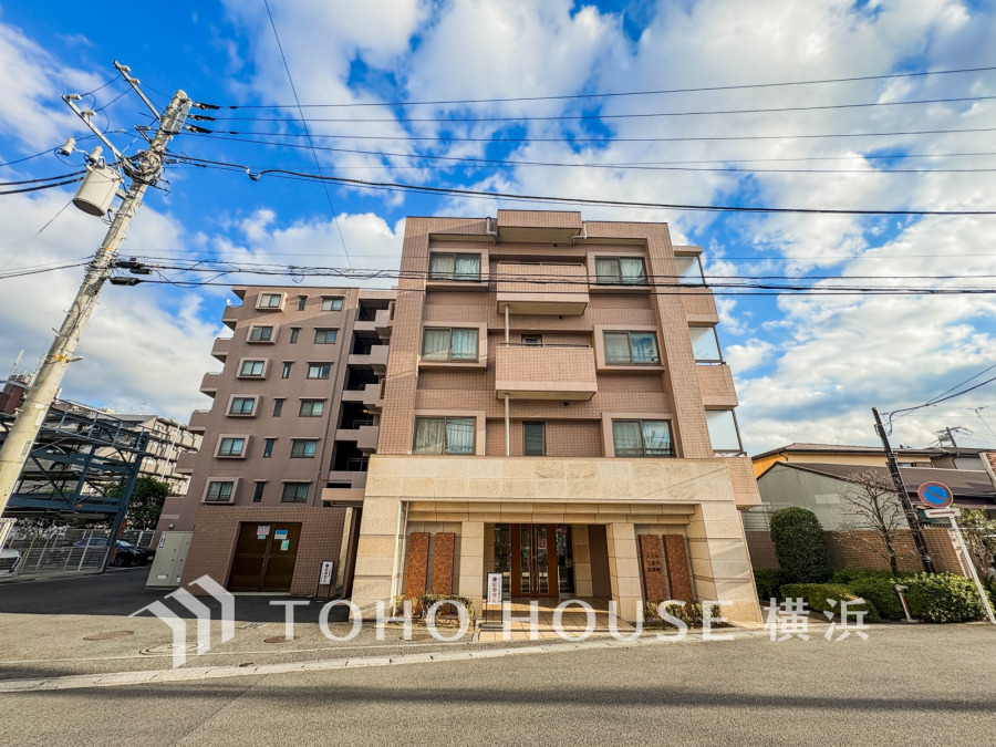 表現された空間は豊かな光と風を纏い、暮らしの時間を豊かにしてくれます。デザインされた空間と競い合うかのような充実した建物設備も家族の時間を彩ってくれることでしょう。