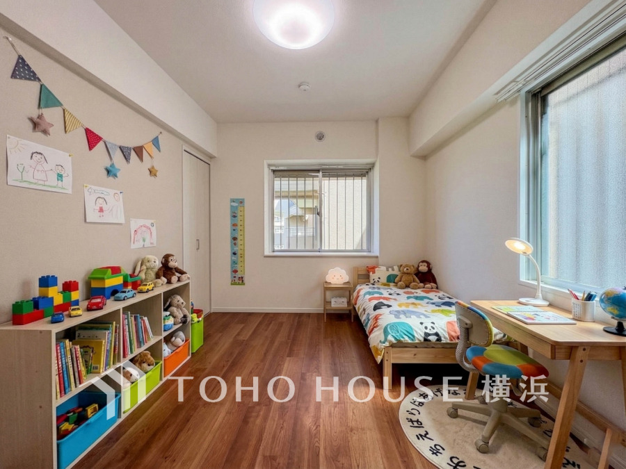 心と時間にゆとりをもたらす場所。自分らしく個性を飾る、センス良い癒しと寛ぎのプライベート空間を演出。※生成AIによるイメージです。家具・小物は販売価格に含まれません。