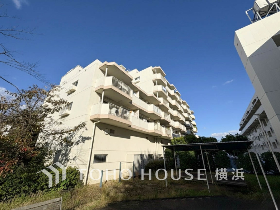 駅徒歩5分、周辺施設充実の好立地でありながら、落ち着いた住環境が魅力です。