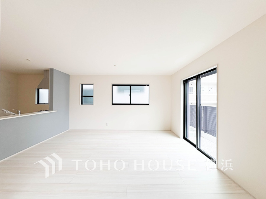 一日の中で多くの時間を過ごすことになる住まいだからこそ、いつも穏やかな空間であるように心掛けています。構成する建材などへの配慮が、住まう方の健康を守ります。