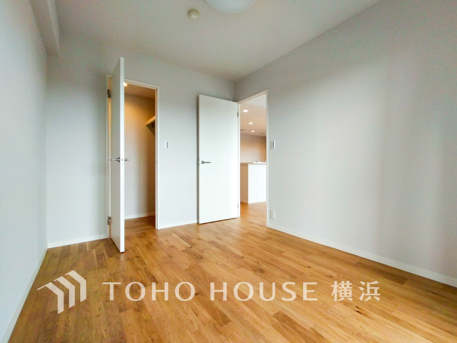 1日の疲れを癒し、心地よく寛げるようゆったりとした広さを確保しています。プライベートタイムをより優雅に穏やかに…。落ち着いた雰囲気を紡ぎます。