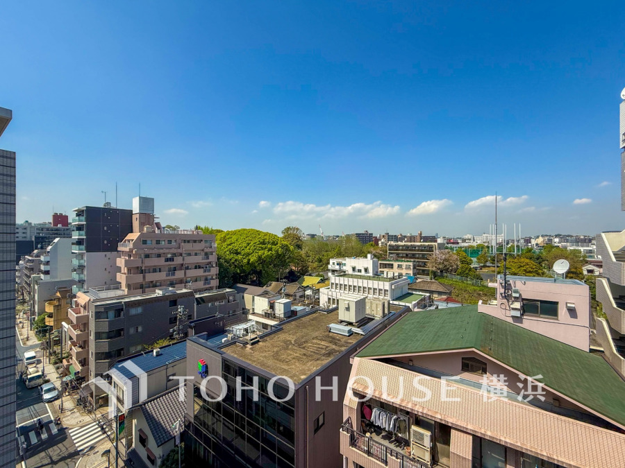 この開放感ある眺望と共に閑静な住宅街の季節感を演出する四季折々の変化を楽しめる心地よい場所となることでしょう。