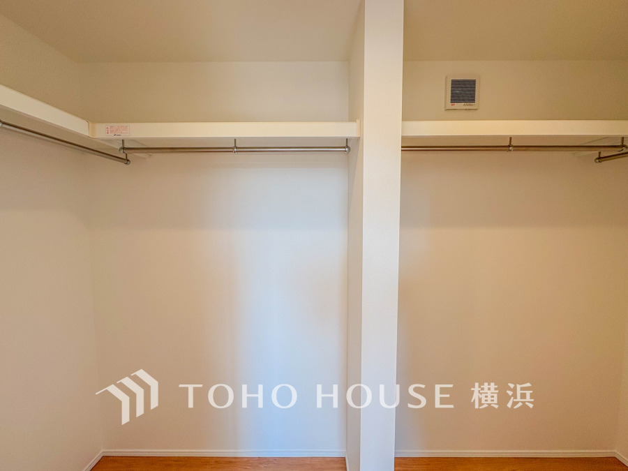 たっぷり収納できる大容量のWIC。暮らし心地を左右する収納を、適材適所に配置しています。