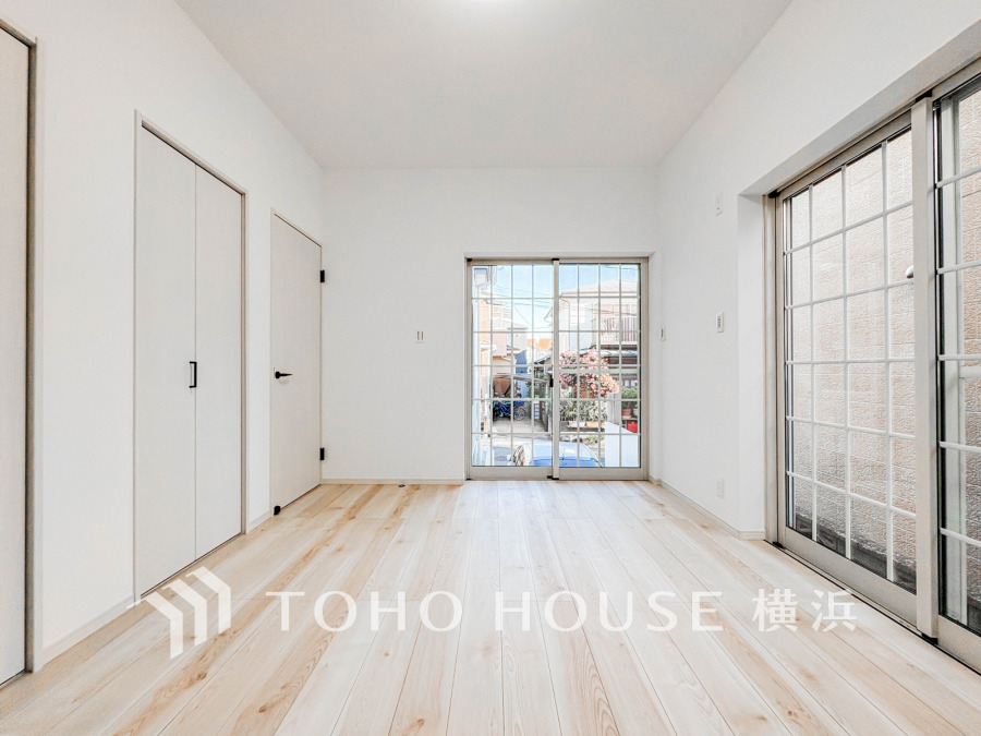 ゆとりと収納を確保した7.1帖の洋室。プライベートな自分時間を快適に過ごせるお部屋です。