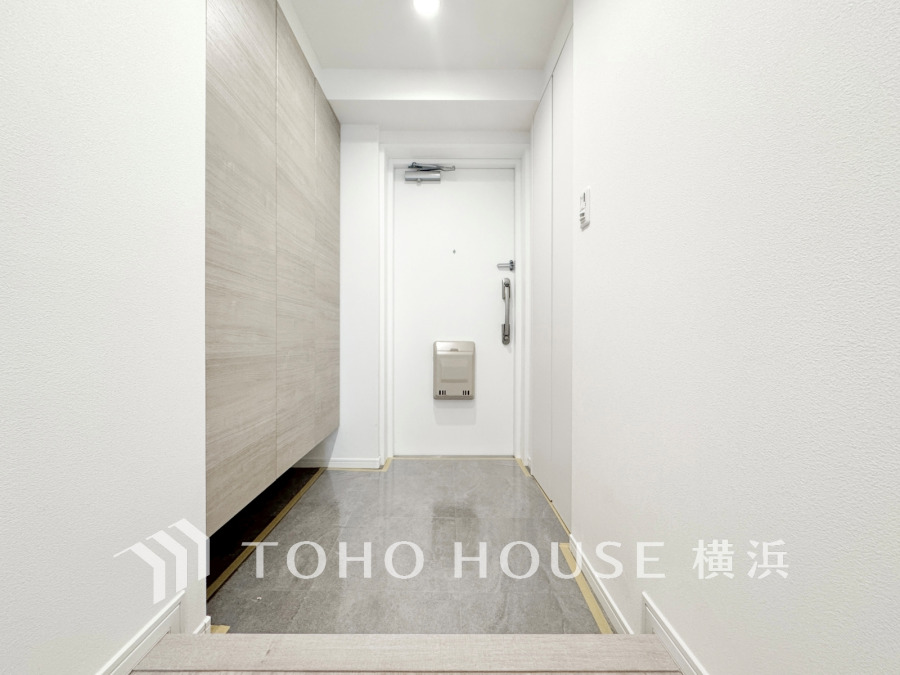 居住者の帰り、訪れる方を優しく迎え、やすらぎに満ちた生活空間を予感させる。健やかな暮らしを楽しめそう。