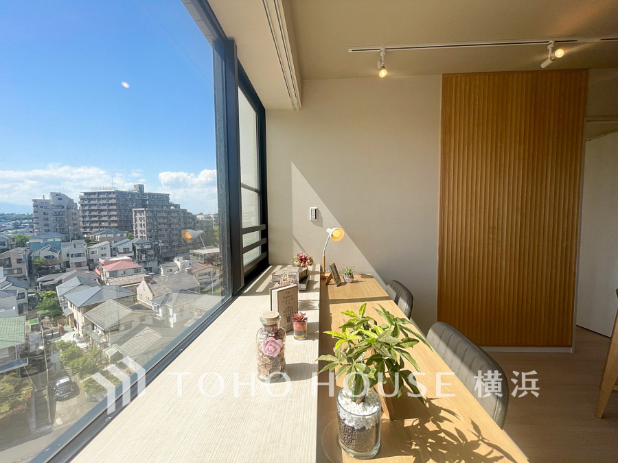 一日の中で多くの時間を過ごすことになる住まいだからこそ、いつも穏やかな空間であるように心掛けています。構成する建材などへの配慮が、住まう方の健康を守ります。