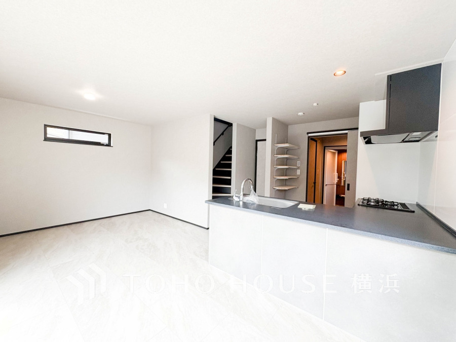 ご家族やお客様との時間など、多くの時を刻む空間。何気なく過ぎる時でさえも上質なひと時となる快適な空間を目指して。