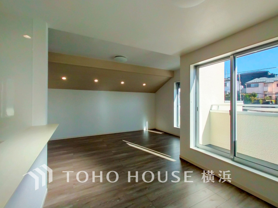 たくさんの想いが美しいカタチに彩られた時、そこにはひと時のくつろぎが生まれ、ゆっくりと愛着が育まれていきます。