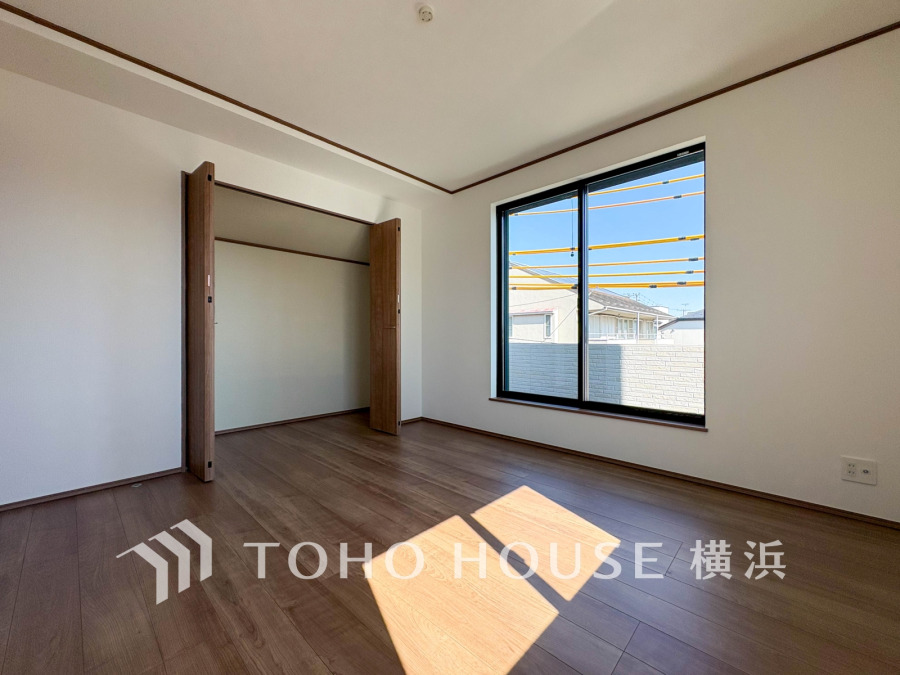 家族一人ひとりの大切なプライベート空間。趣味・感性で個性的に飾って頂けるようシンプルに仕上げてあります。自分時間を充実させながら心豊かなひとときを過ごすための大切な空間。(