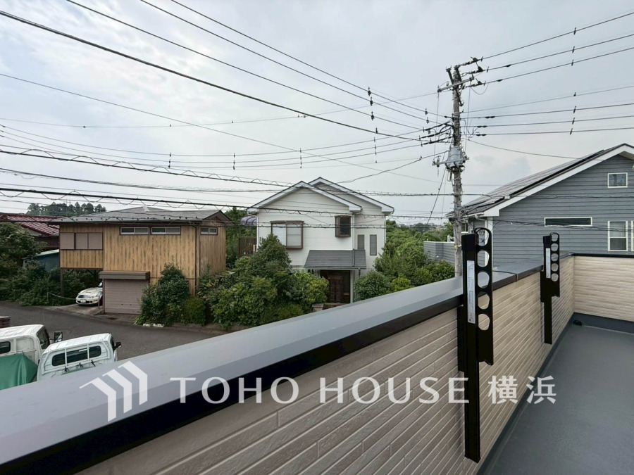 この開放感ある眺望と共に閑静な住宅街の季節感を演出する四季折々の変化を楽しめる心地よい場所となることでしょう