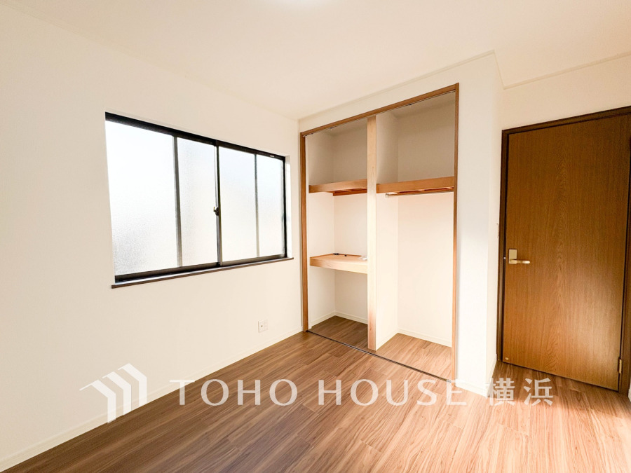 1日の疲れを癒し、心地よく寛げるようゆったりとした広さを確保しています。プライベートタイムをより優雅に穏やかに…。落ち着いた雰囲気を紡ぎます。