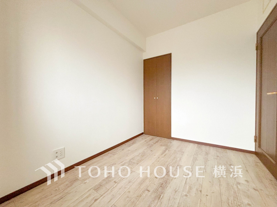 快適に過ごす条件は、一人ひとり違います。飾リ過ぎないシンプルな内装と偏り過ぎないデザインで統一しております。居住していく中でオーナー様だけの【マイホーム】に創り上げて下さい。