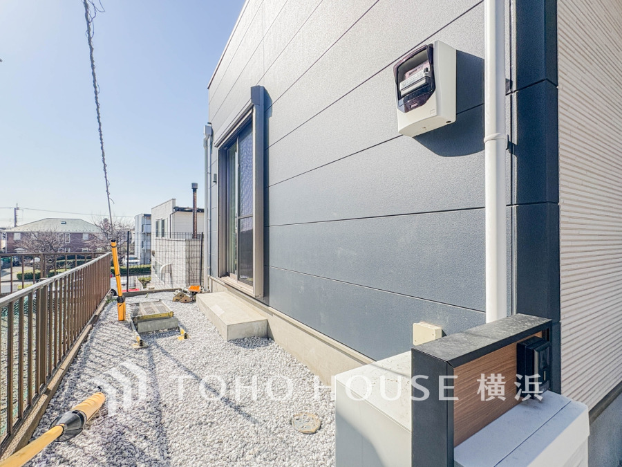 たっぷり降り注ぐ日差しの下バーベキューを楽しんだり、大切な家族やペットと楽しく安らぐ休日を過ごせそうですね。