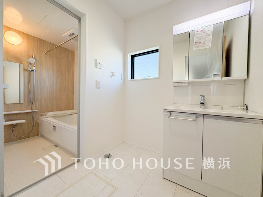 多彩な機能が備えられたパウダールーム。心地よいリフレッシュ空間です。