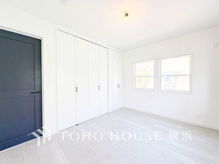 快適に過ごす条件は、一人ひとり違います。飾リ過ぎないシンプルな内装と偏り過ぎないデザインで統一しております。居住していく中でオーナー様だけの【マイホーム】に創り上げて下さい。