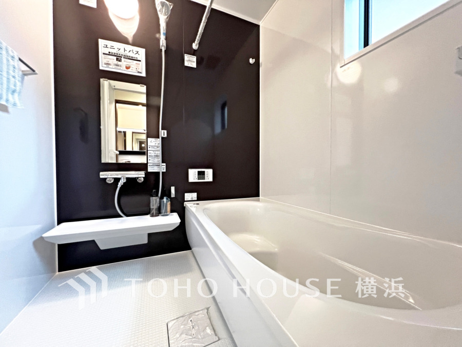 掃除のしやすさ・収納の便利さなど、おふろを使う人、お手入れする人、みんなにとっての「しあわせ性能」を追求したバスルームを採用いたしました。