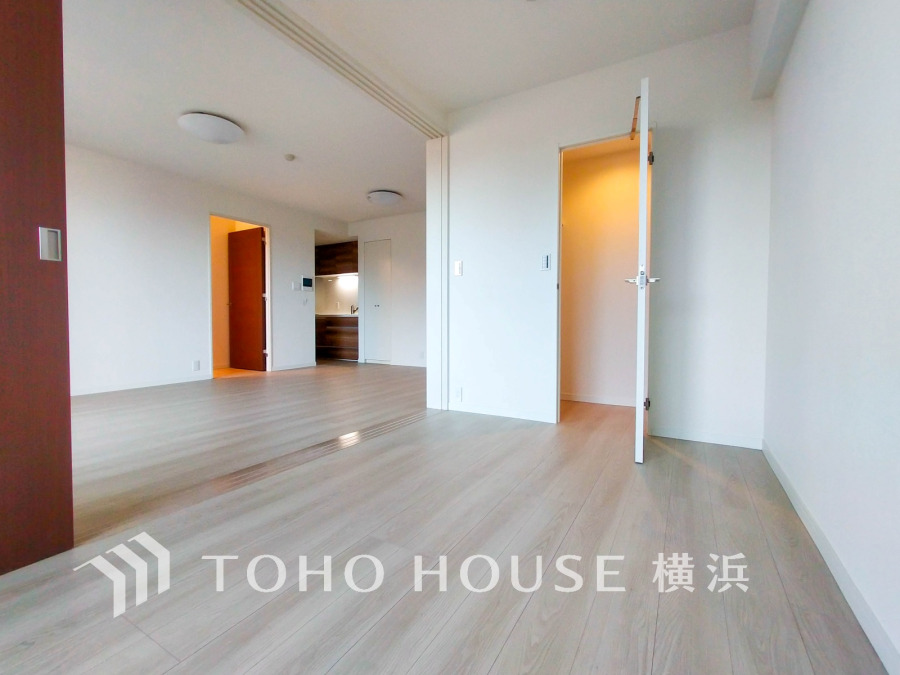 家族一人ひとりの大切なプライベート空間。趣味・感性で個性的に飾って頂けるようシンプルに仕上げてあります。自分時間を充実させながら心豊かなひとときを過ごすための大切な空間。