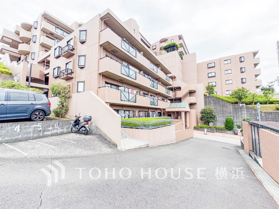 流行に左右されず、将来に渡って価値が継続する「上質」な佇まい。お洒落な雰囲気や自然の潤い、親しみやすさといった個性を、街に新たな価値をもたらし続ける。