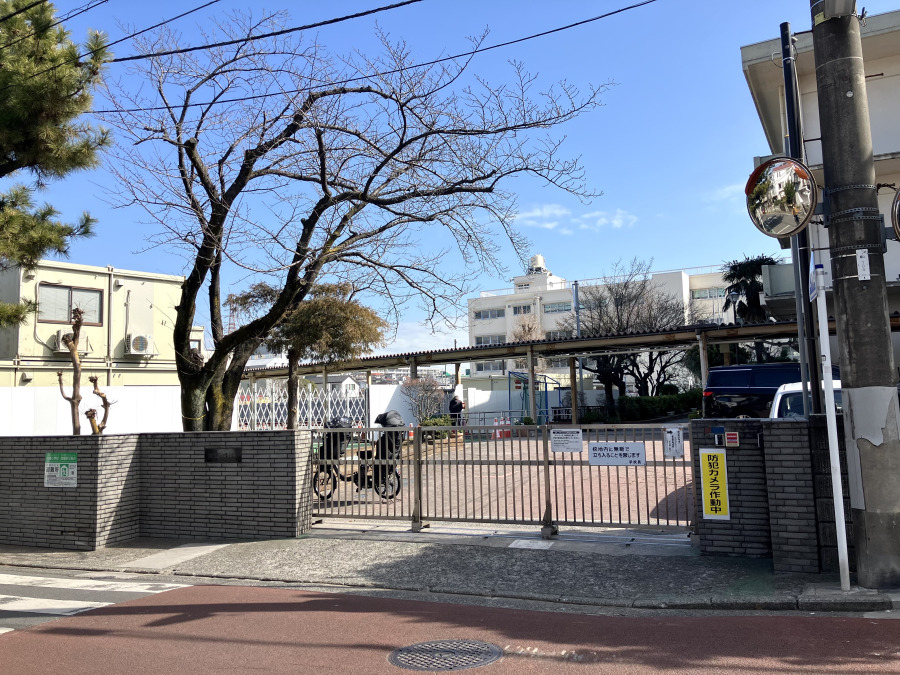 横浜市立白幡小学校…約680ｍ