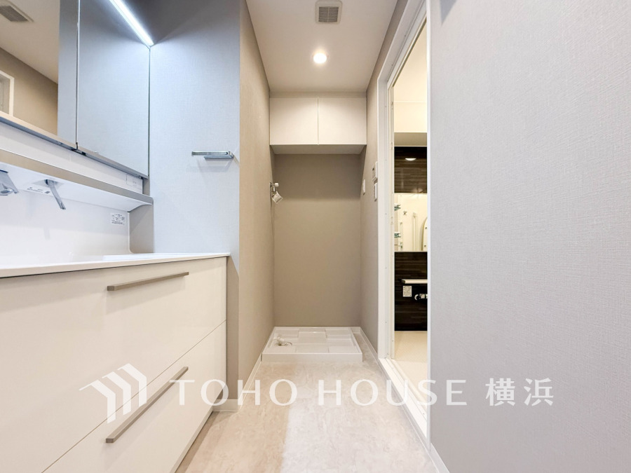 多彩な機能が備えられたパウダールーム。心地よいリフレッシュ空間です。