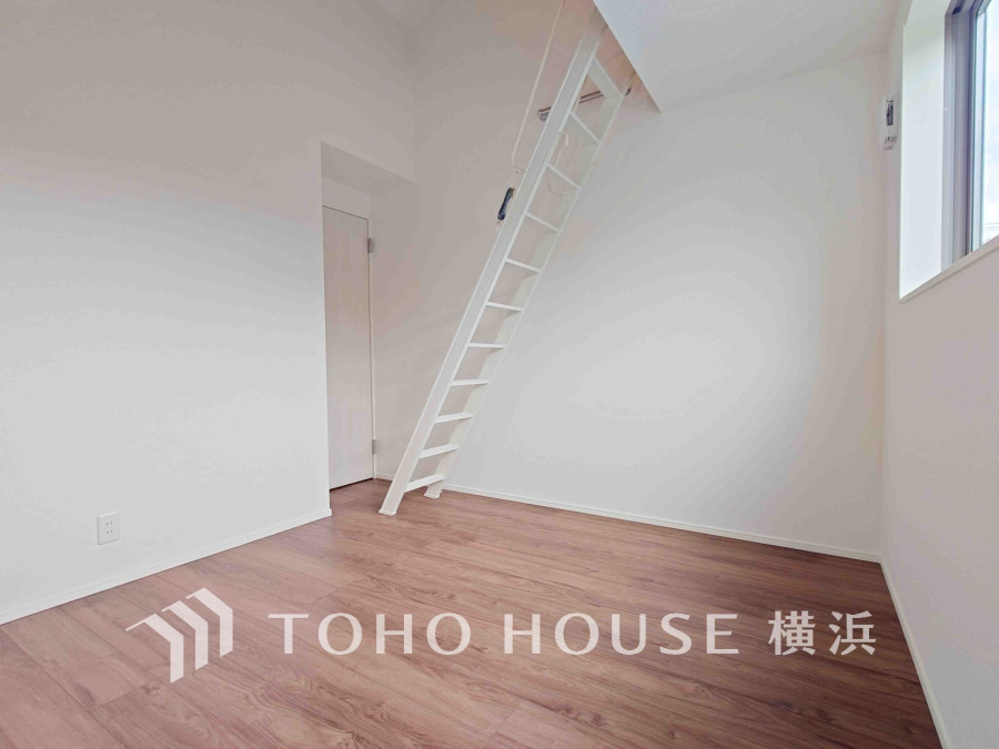 1日の疲れを癒し、心地よく寛げるようゆったりとした広さを確保しています。プライベートタイムをより優雅に穏やかに…。落ち着いた雰囲気を紡ぎます。