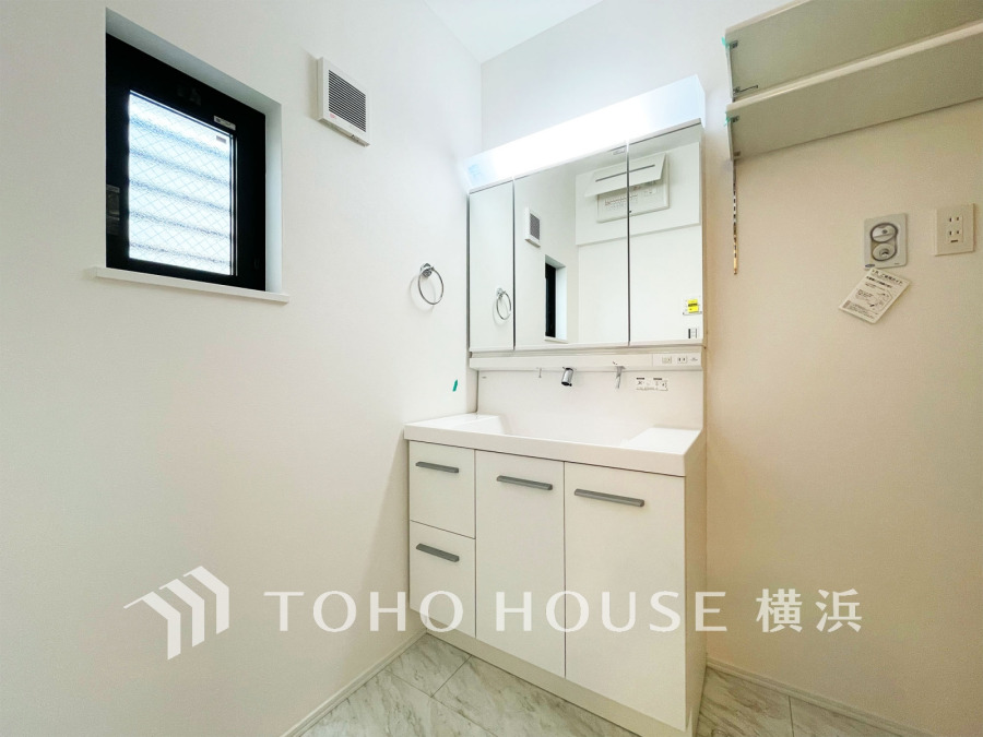 多彩な機能が備えられたパウダールーム。心地よいリフレッシュ空間です。