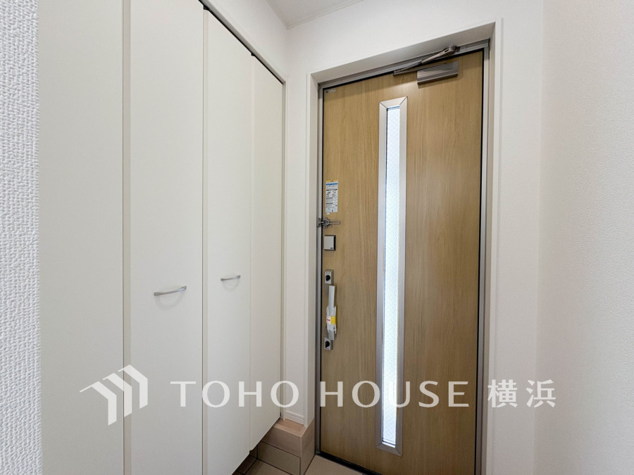 居住者の帰り、訪れる方を優しく迎え、やすらぎに満ちた生活空間を予感させる。健やかな暮らしを楽しめそう。