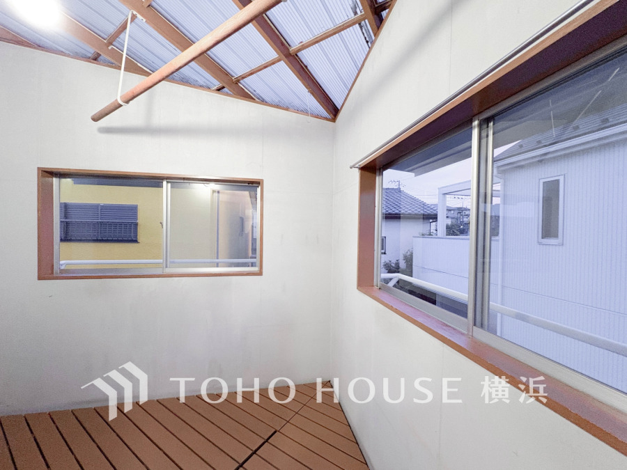 3階にあるテラスはお洗濯ものを干したり、テーブルや椅子を置いてティータイムやお食事を愉しんだりできる癒しの空間になりそう。
