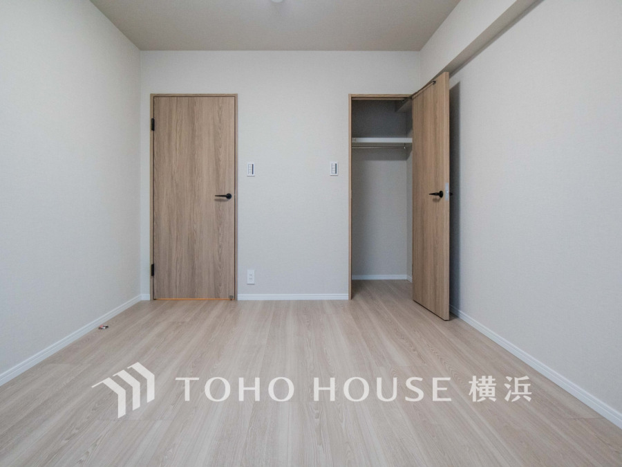 過ぎ行く時間をゆったりと感じることができる落ちついたプライベートルーム。リビングで楽しく過ごした後はゆっくり寛ぎの時間を満喫できます。静かな環境でリラックスタイムを愉しんで。