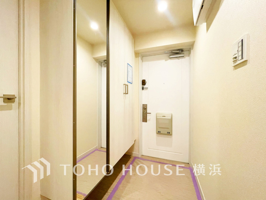 清潔感溢れる玄関がお出迎えする本邸宅の物語は、ここから始まる日常を期待させます。この場所には「希望」と「優越」で包み込んでくれる「特別」な空間があります。