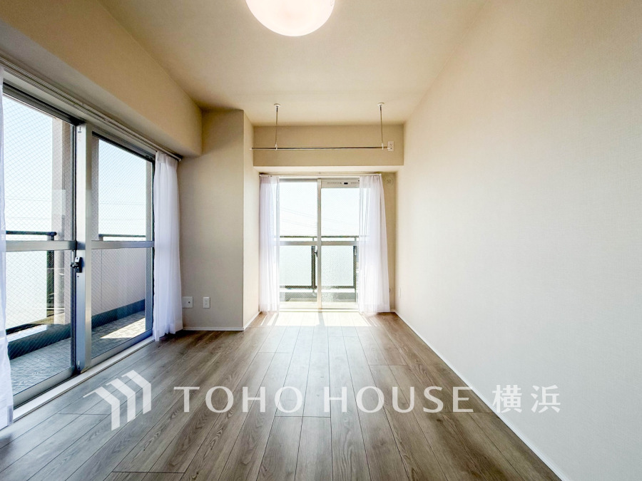 2面採光の居室は、十分な明るさを取り入れ心地よい風を提供します。