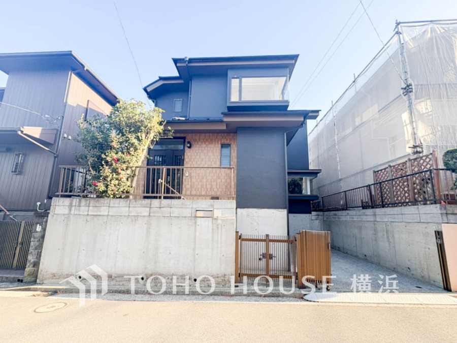 単に見た目や質感の良さだけではなく、建物の基礎や構造といった、目には見えにくい部分にもこだわります。住まいの本質の部分から、住み心地や安全性を見つめ直しました。