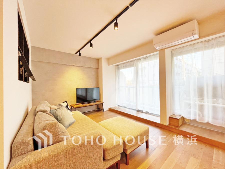 太陽の恵みを受けた明るい空間。吹きぬける風を感じながら爽やかで風通しの良い暮らしが叶います。
