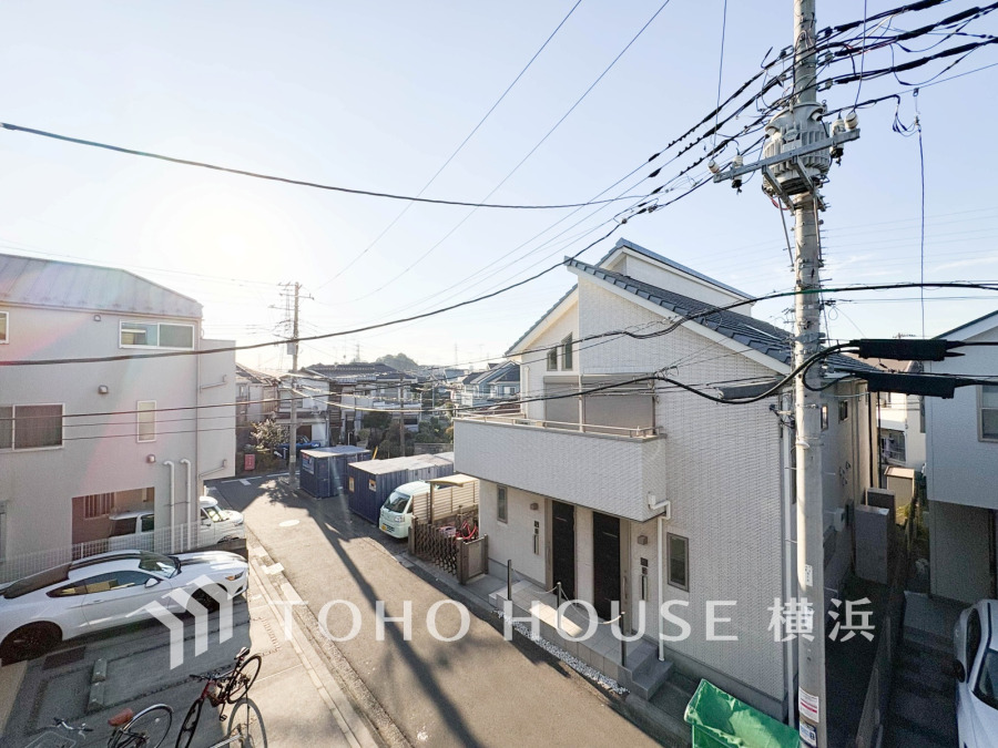 のびやかな眺望の広がる住環境。低層住宅が広がる街並みは、心地よい開放感が漂っています。
