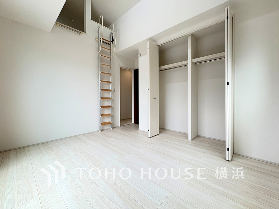 お客様の求める本当の“住み心地”とは何なのか。そのための一手間一工夫を惜しみません。街並みや周辺の環境に呼応しながら、美しく、そして毎日の暮らしを考慮した機能性の高い住まい。