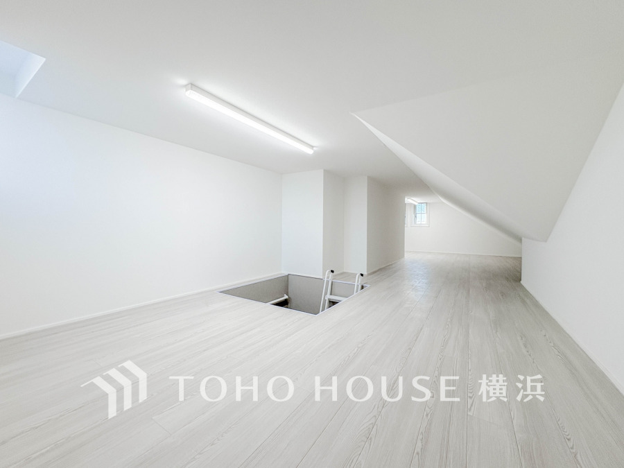 屋根裏の大型ストレージは21帖超！多目的に使える大空間です。