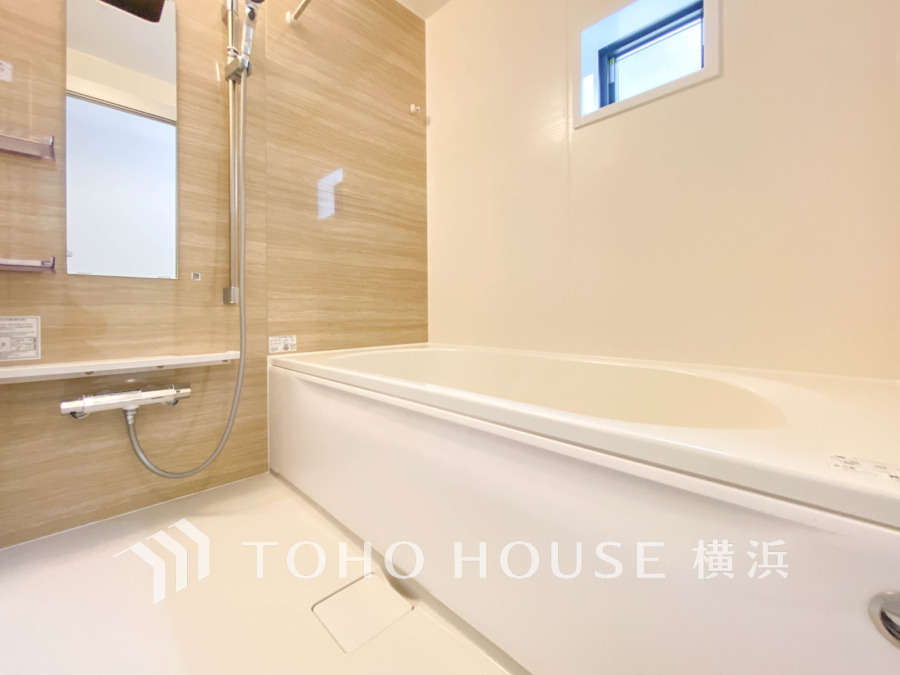 1日の疲れを取り心身を癒すことができる住まいの中のリラクゼーション空間、バスルーム。心からゆったりと寛いでいただけるよう、ゆとりのスペースを確保してます。