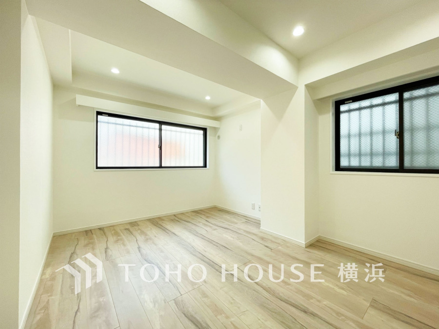 2面採光の居室は、十分な明るさを取り入れ心地よい風を提供します。