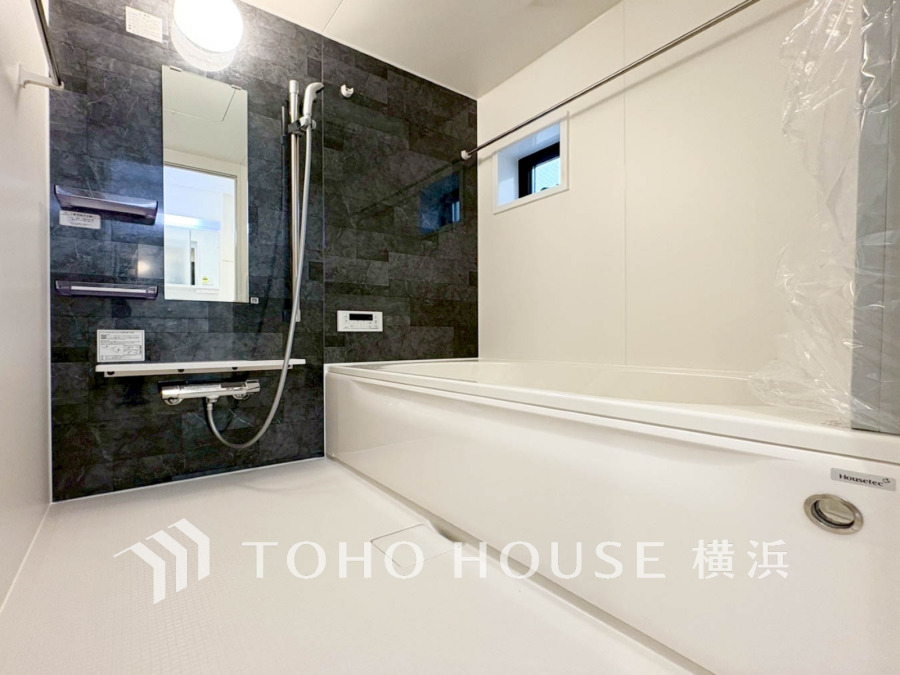 1日の疲れを取り心身を癒すことができる住まいの中のリラクゼーション空間、バスルーム。心からゆったりと寛いでいただけるよう、ゆとりのスペースを確保してます。