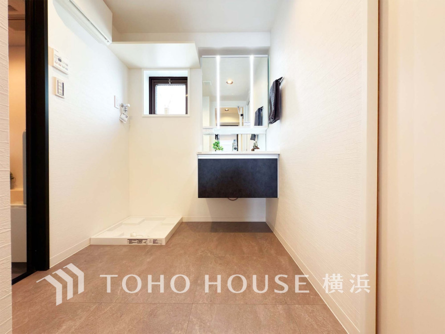 一日の始まりと終わりを心地よく演出してくれる、多彩な機能が備えられたパウダールーム。心地よいリフレッシュ空間です。