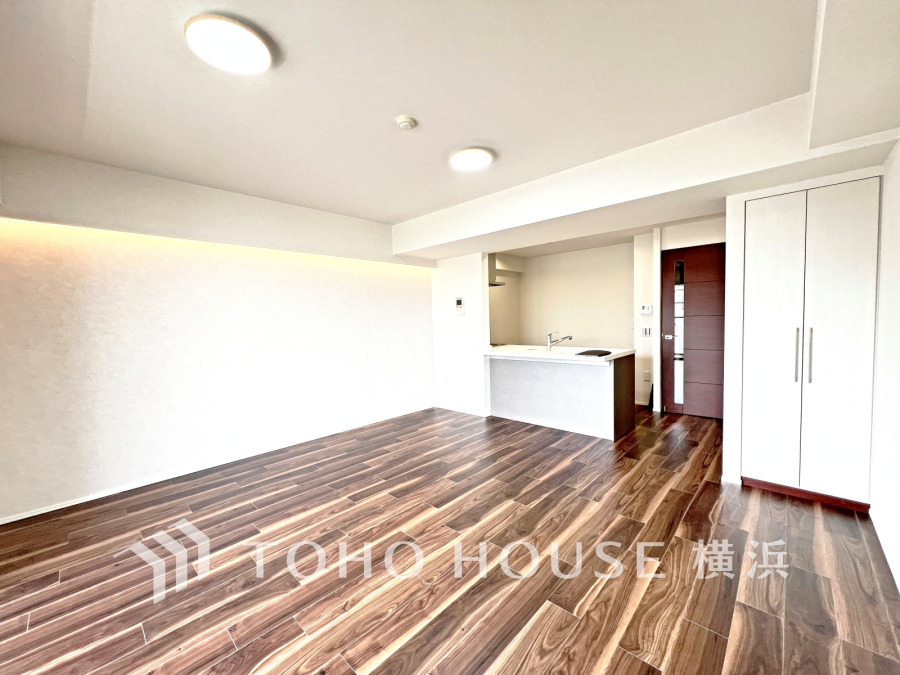 家族と過ごすひと時を溢れる光が優しく包み込むリビングダイニング。家族とともに、心穏やかに過ごすひととき。家族との時間、自分の時間を大切にできる空間がここにあります