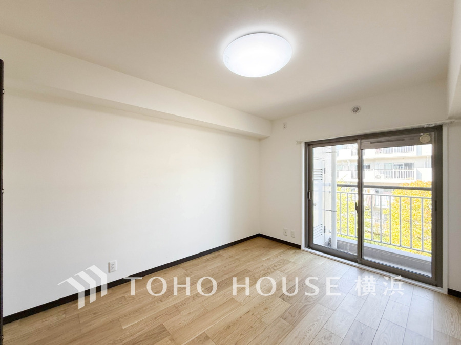 1日の疲れを癒し、心地よく寛げるようゆったりとした広さを確保しています。プライベートタイムをより優雅に穏やかに…。落ち着いた雰囲気を紡ぎます。