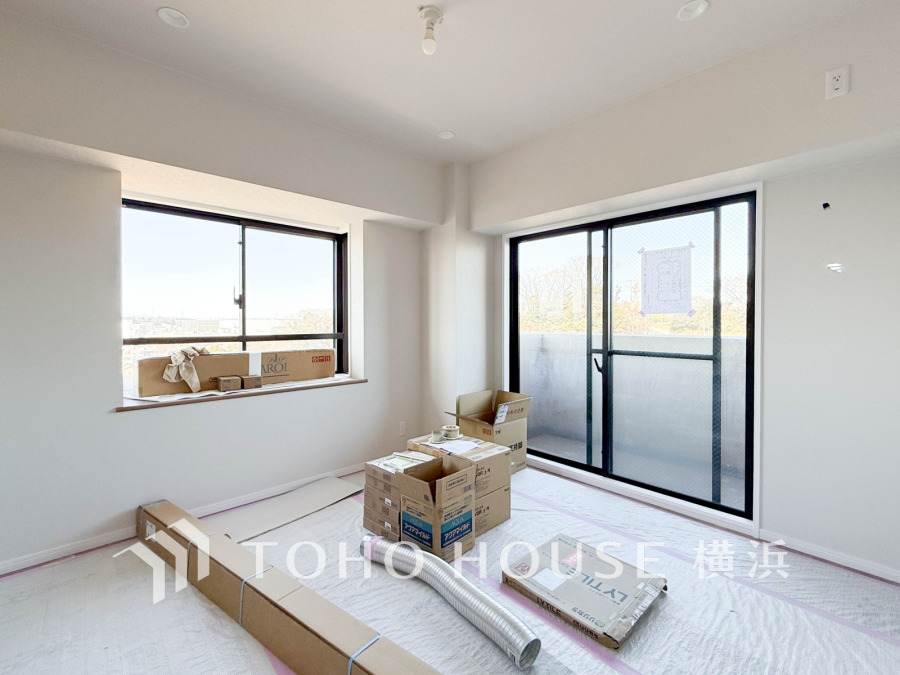 【2026年2月撮影】感性を育むプライベートルームはシンプルでスマートな空間。好みの空間で読書をしたり、音楽を聞いたりと一人の時間も充実したものにできます。