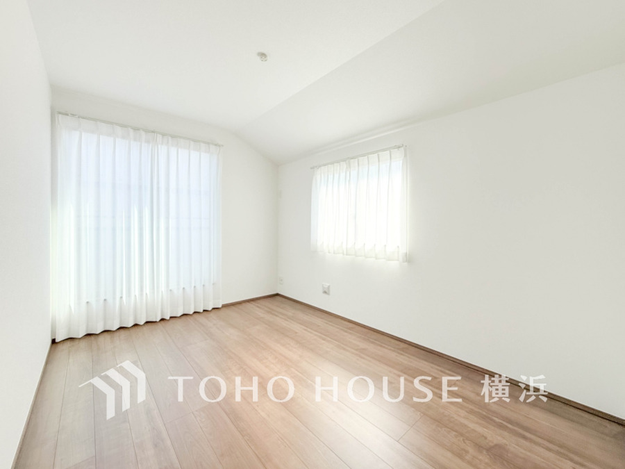 穏やかな寛ぎを届ける上質仕様のゆとりあるお部屋。自分時間を充実させながら心豊かにできるプライベート空間。