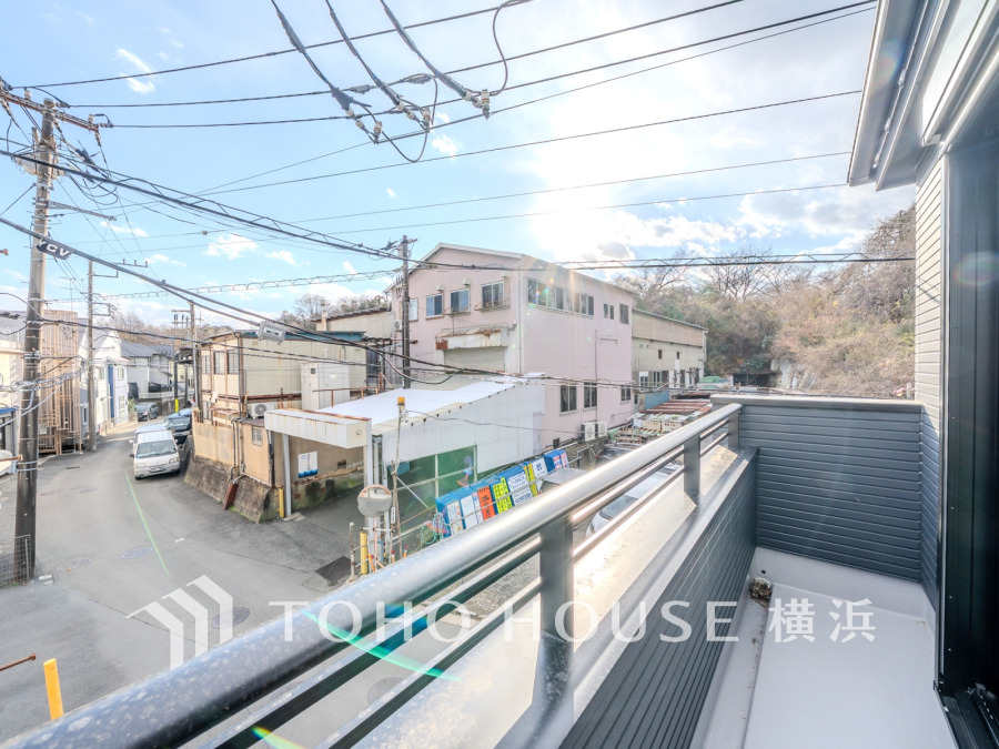 気持ちのいい空が見渡せるバルコニー。爽やかな風を感じて、心躍る素敵な暮らしがはじまります。
