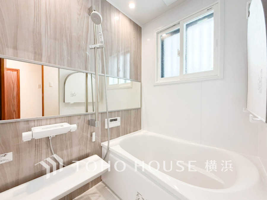 1日の疲れを取り心身を癒すことができる住まいの中のリラクゼーション空間、バスルーム。心からゆったりと寛いでいただけるよう、ゆとりのスペースを確保してます。