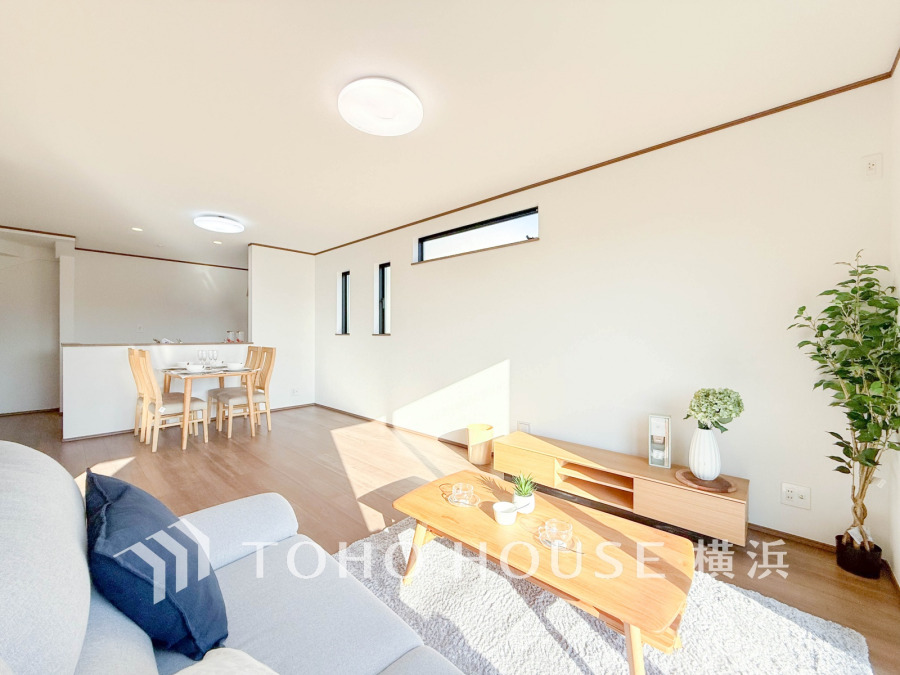 一日の中で多くの時間を過ごすことになる住まいだからこそ、いつも穏やかな空間であるように心掛けています。構成する建材などへの配慮が、住まう方の健康を守ります。