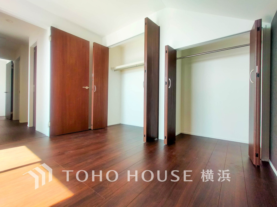 穏やかな寛ぎを届ける上質仕様のゆとりあるお部屋。自分時間を充実させながら心豊かにできるプライベート空間。